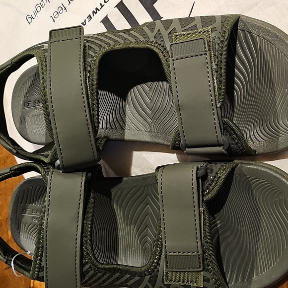 ๐NEW HIKE FOOTWEAR SANDALS Army Green (๐ฒprice reduced!) ๐ - Picture 1 of 12